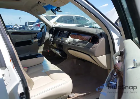 1999 Lincoln Town Car Cartier из США, поврежденный, VIN 1LNHM83W0XY716443